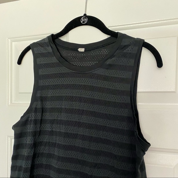 Lululemon Breeze By Tank - Picture 3 of 5